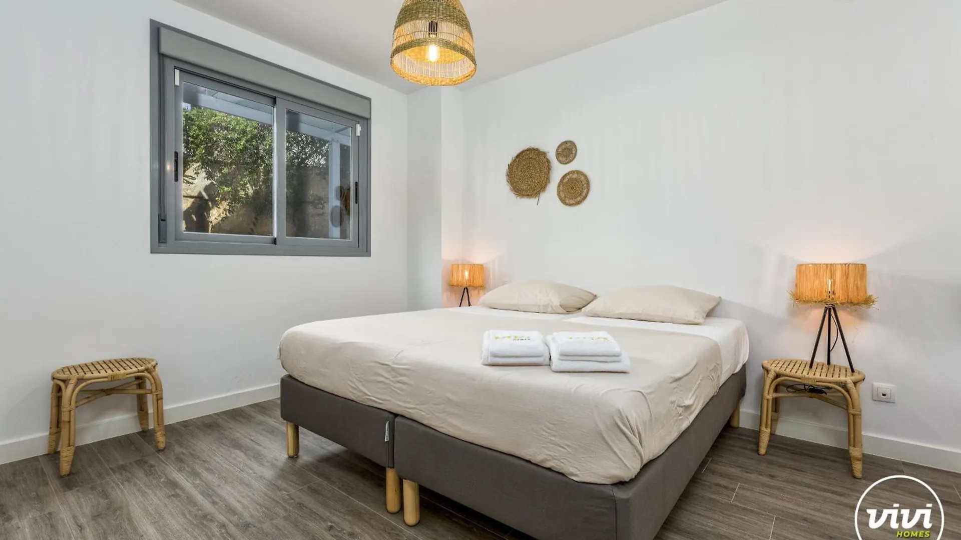 Vivi Homes - Casa Ferli Marbella Pool, Garden, Golf & Sea View Apartment