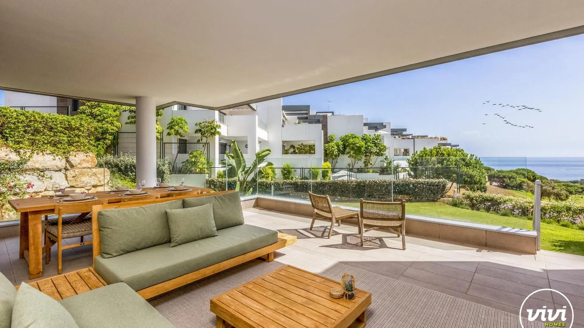 Vivi Homes - Casa Ferli Marbella Pool, Garden, Golf & Sea View Apartment
