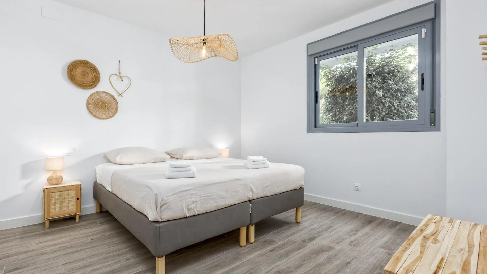 Vivi Homes - Casa Ferli Marbella Pool, Garden, Golf & Sea View